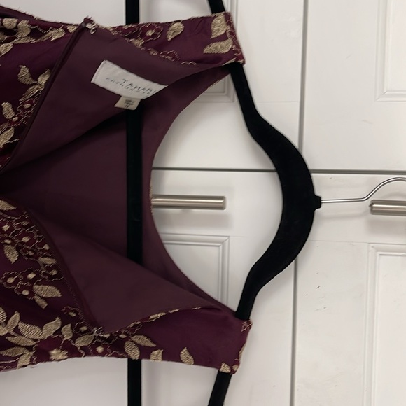 Brand NWT Tahari Arthur S. Levine Aubergine/Gold sleeveless Dress size 12 - Picture 6 of 8